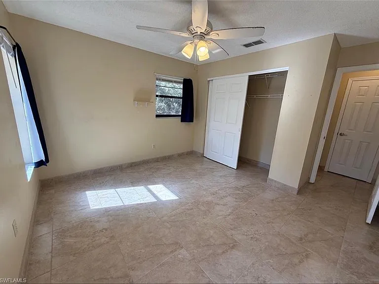 908 Primrose St — Photo 11