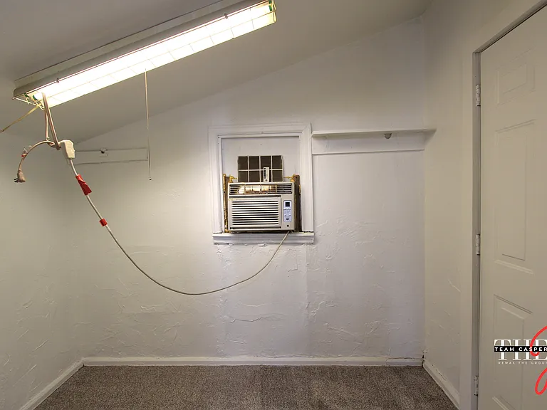 1013 E B St #1 — Photo 12