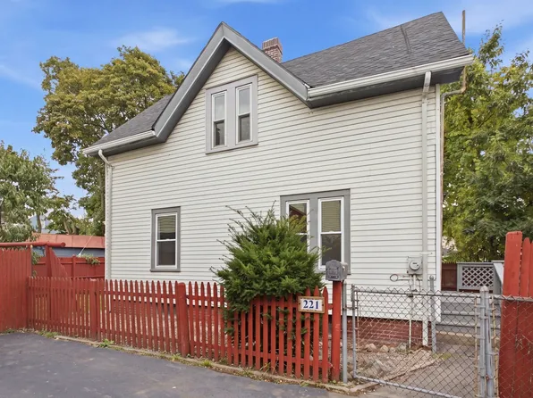 221 Chatham St, Lynn, MA 01902