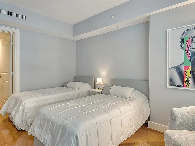 1350 Main St #903 — Photo 29