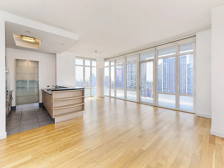 325 5th Ave #30F — Photo 2