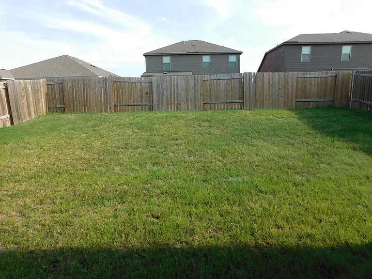 304 Aaron St — Photo 29