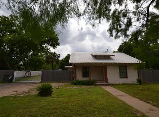 1231 N High St, Uvalde, TX 78801