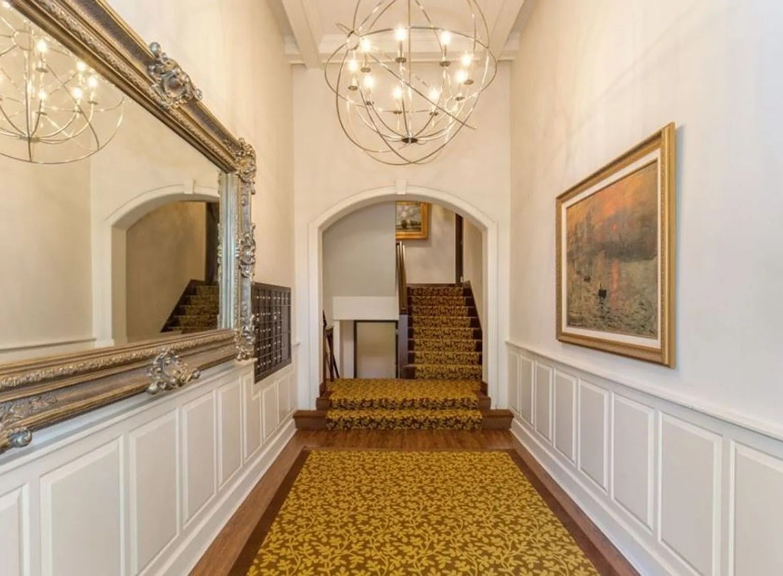 The Carlyle of Queen Anne — Photo 1