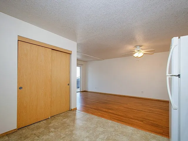 678 SE Hogan Rd #303 — Photo 2