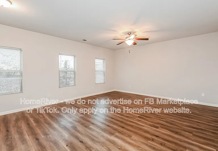 196 Daisy Cir — Photo 2