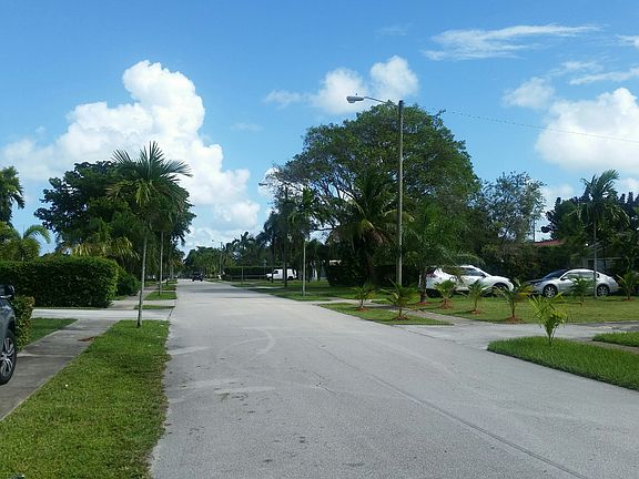 3rd image of 1263 NE 180th St