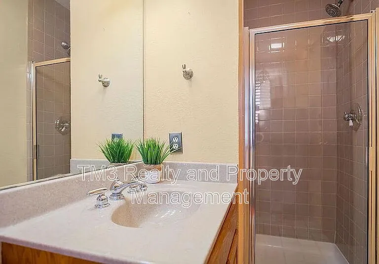506 S 17th St — Photo 15