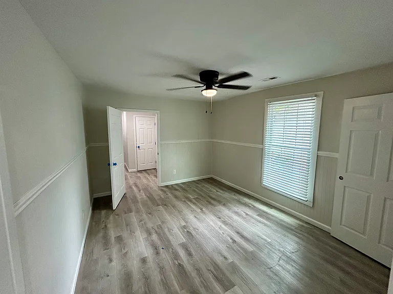 204 S Moore Rd — Photo 8