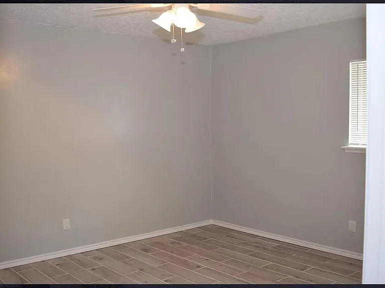 900 Acadia Dr — Photo 6