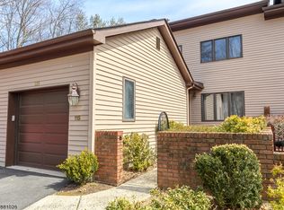 115 Fisher Rd, Mahwah, NJ 07430