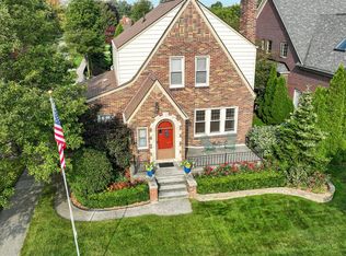 29103 Jefferson Ave, Saint Clair Shores, MI 48081