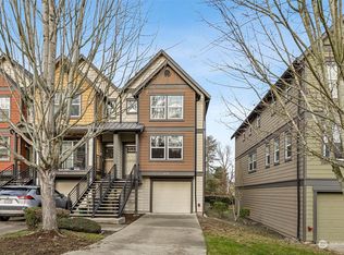 2714 SW Sylvan Heights Dr, Seattle, WA