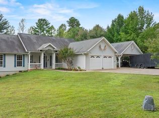 275 Coweeta Lake Cir, Franklin, NC 28734