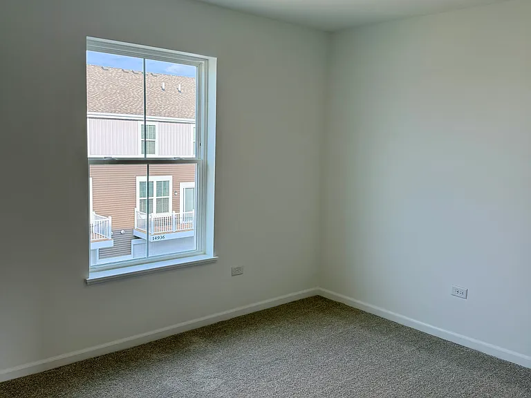 S McCarthy Cir — Photo 14