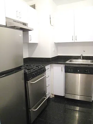 Rented by City Connections Realty | media 5