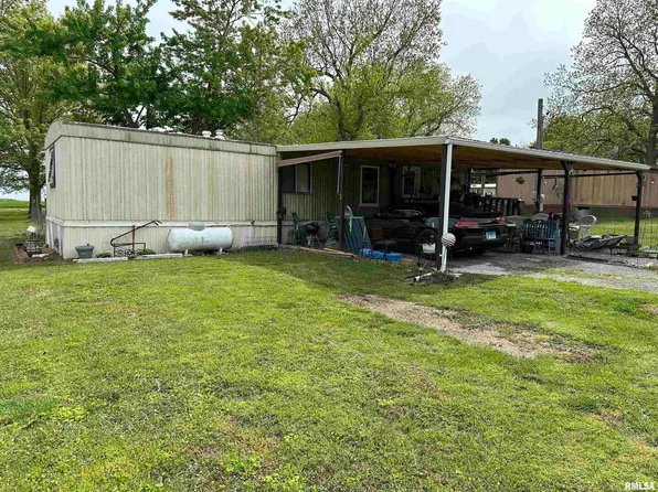 510 E Pine St, Coulterville, IL 62237