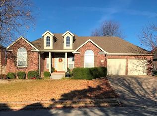 6109 W Pleasant Dr, Rogers, AR 72758