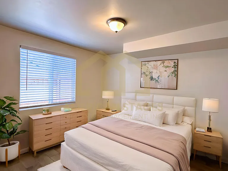 1101 W Oak Ave #B — Photo 9