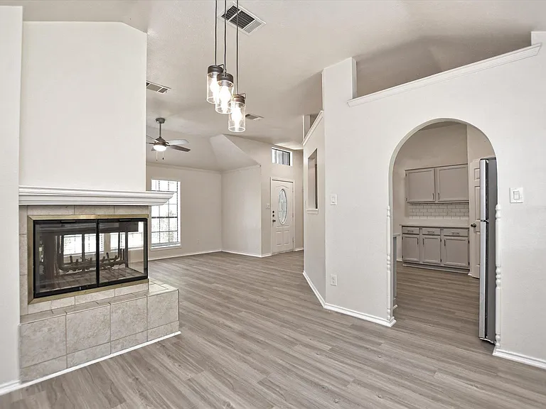 1705 Laurel Ln — Photo 10