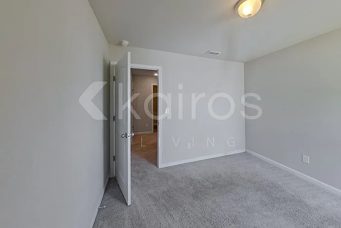 248 York Ln — Photo 12