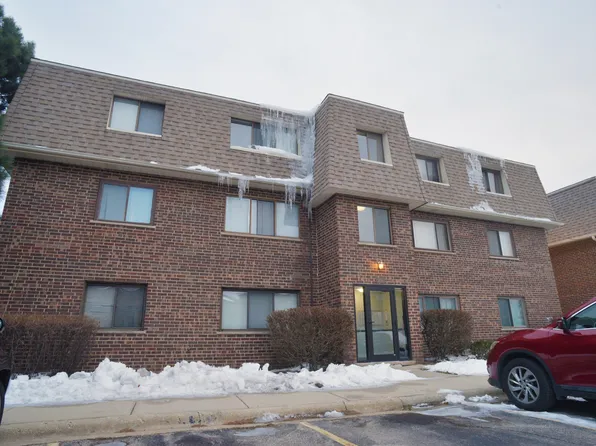 1434 Carol Ct APT 1B, Palatine, IL 60074