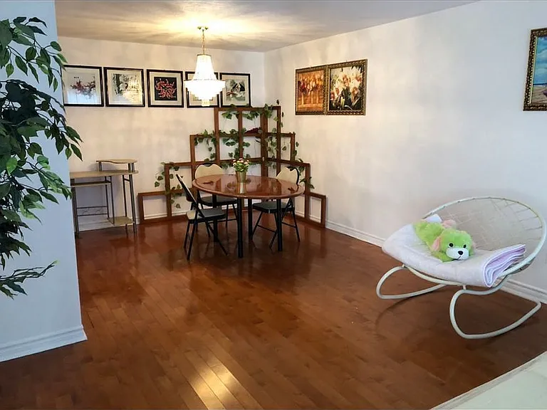 18 Lynch Rd — Photo 2