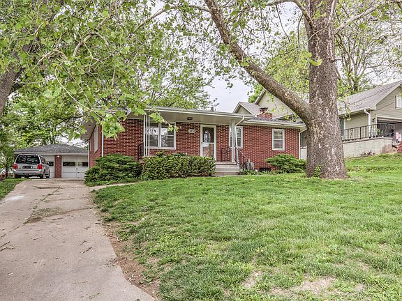 2nd image of 2434 Lockwood Pl