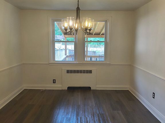4th image of 1008 E Lake Ave