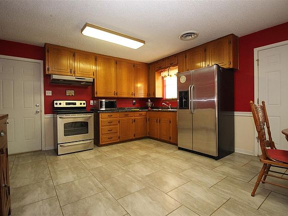 5th image of 147 N Imperial Dr