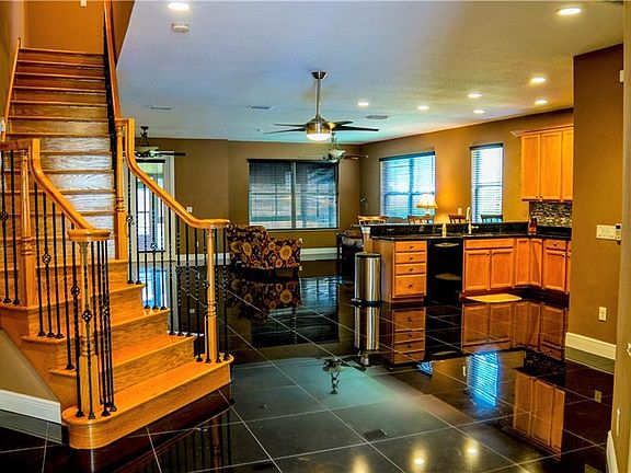 5th image of 967 Canino Ct