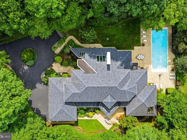 9 Oaklyn Ct, Potomac, MD 20854