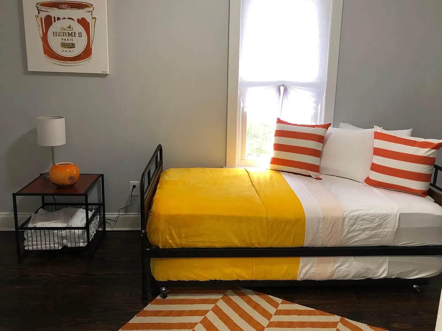 3 bed, 910 sqft, $2,950 — Photo 2