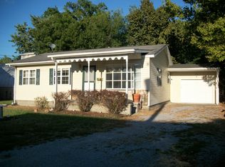 2 N Land St, Harrisburg, IL 62946