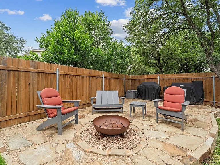 6816 Beatty Dr — Photo 32