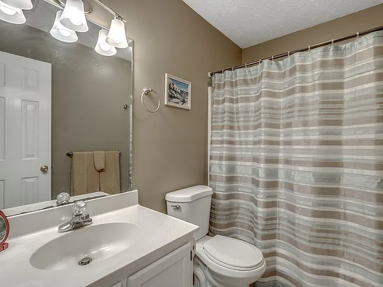 549 White River Dr #14G — Photo 13