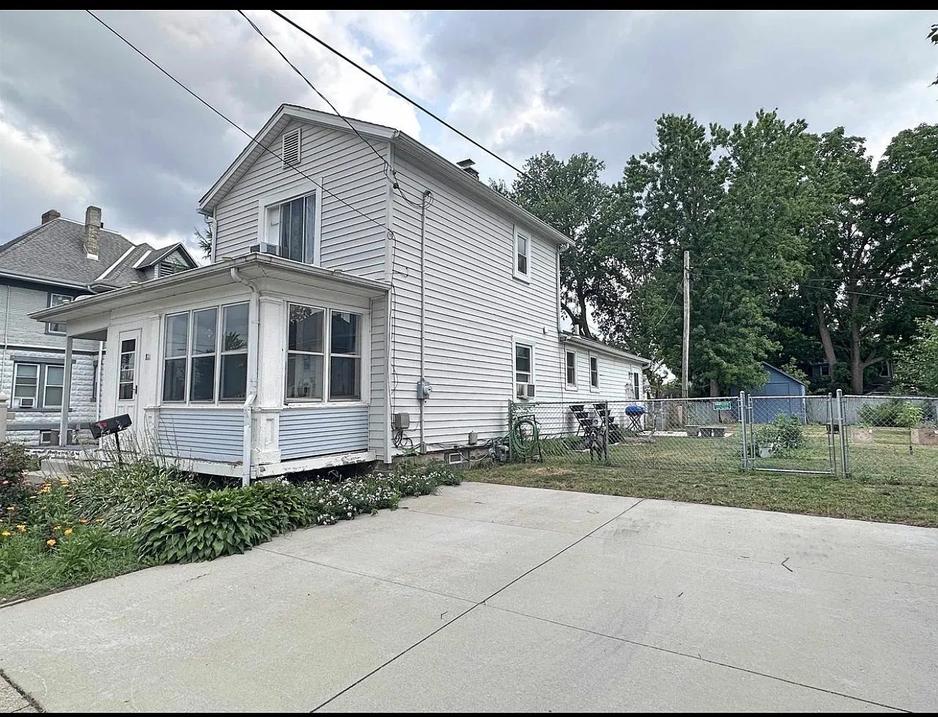 3 bed, 1.5 bath, 1732 sqft, $2,000 — Photo 2
