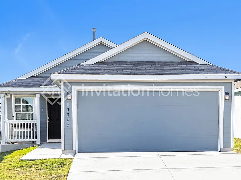 13347 Ashworth Blvd — Photo 1