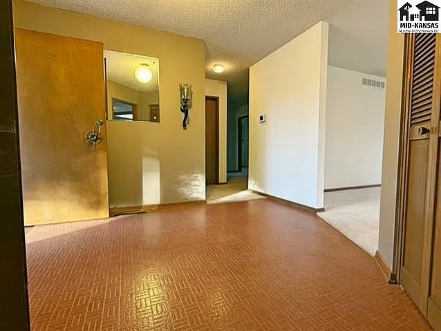 3102 Princeton Dr — Photo 13