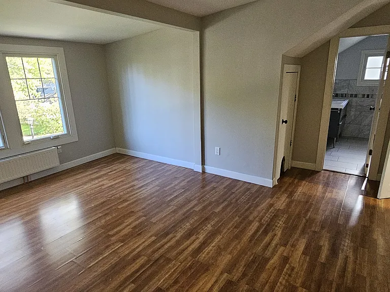 2342 Bourne Ave — Photo 15
