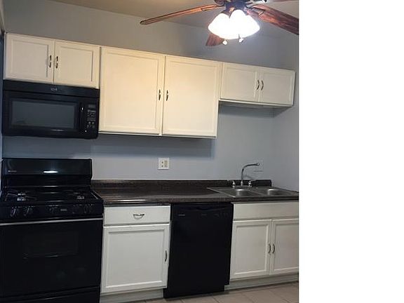 4th image of 7704 S Essex Ave #1S