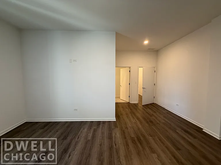 2500 S Wabash Ave #201 — Photo 14
