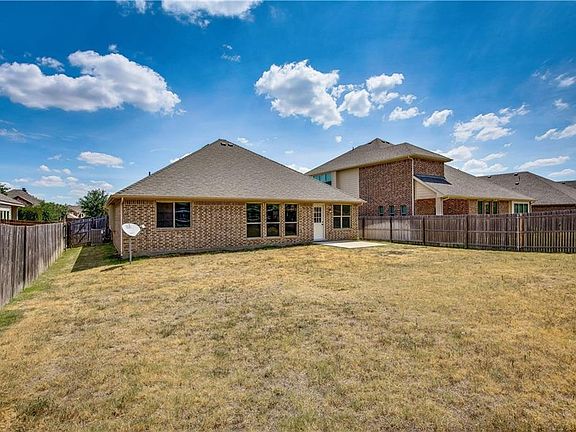 5th image of 1108 Ponderosa Dr