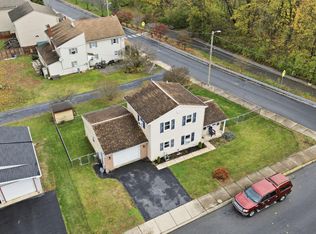 19 E Sunset Ave, Ephrata, PA 17522