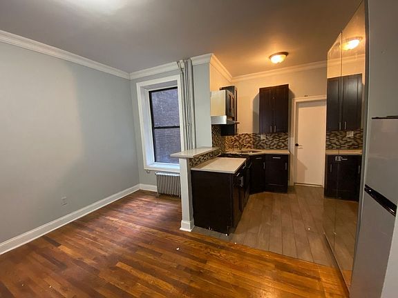 4th image of 166 W 129th St #20D