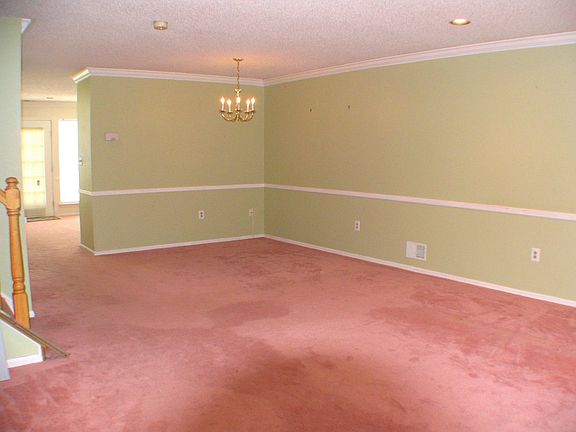 Crown Molding & Chair rail