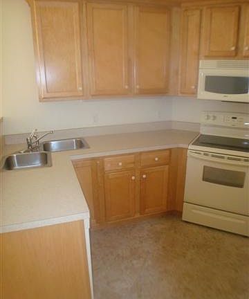 Fully applianced kitchen