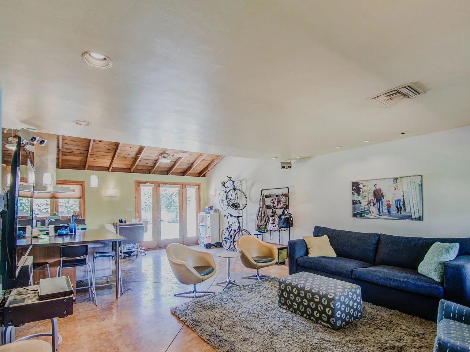 4 bed, 1450 sqft, $3,250 — Photo 4