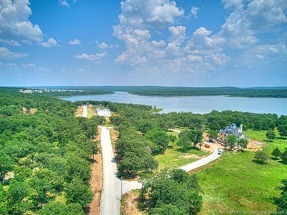 5th image of 37 Pebble Ridge Rd