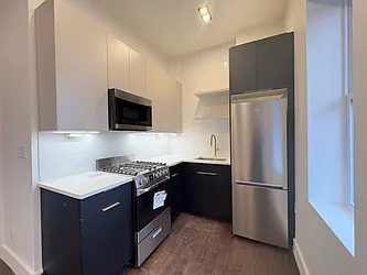 84 Palisade Avenue, #12